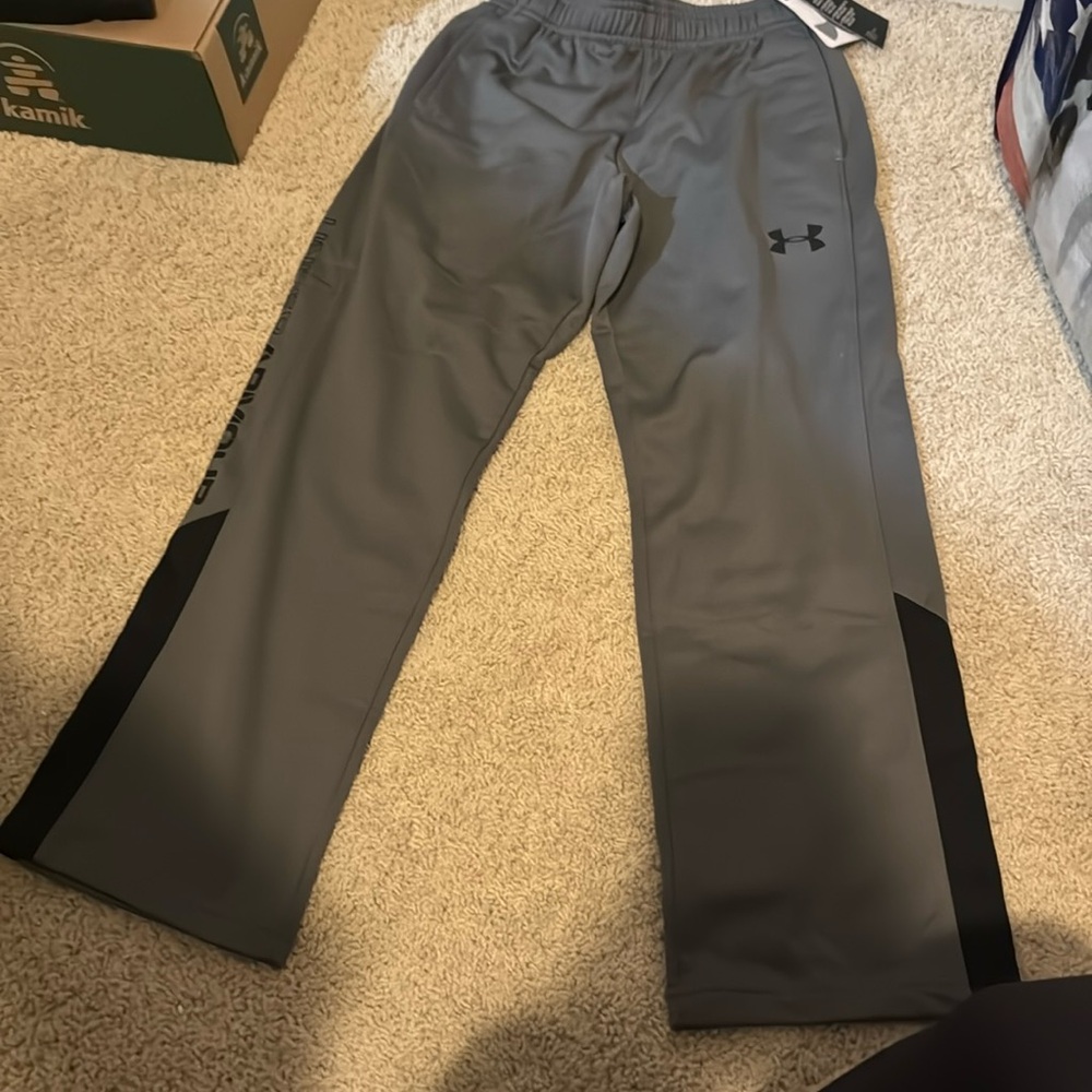 Boys Under Armour pants. Loose fit. NWT